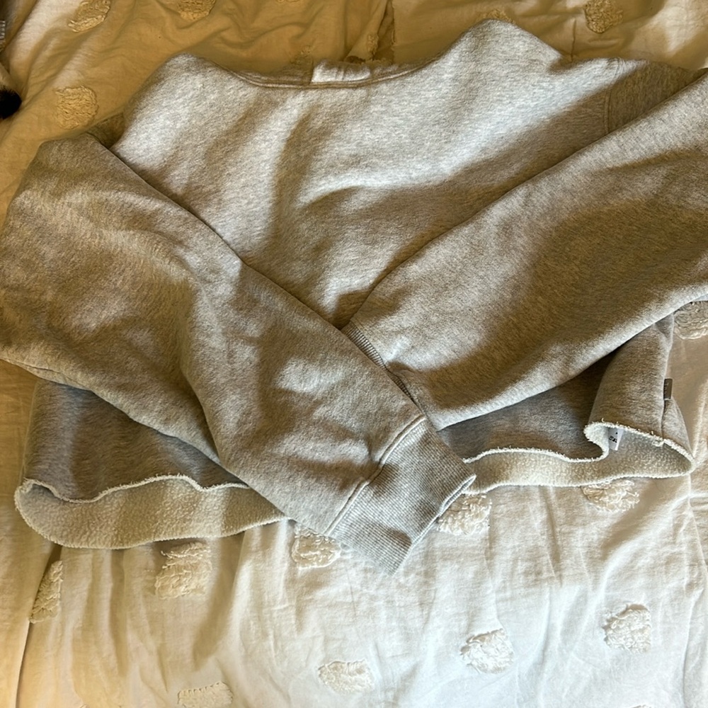 TNA Cropped Raw Hem hoddie